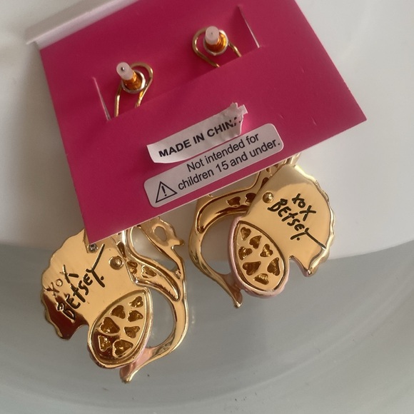 BETSEY JOHNSON Mermaid flower Drop Earrings! - Picture 6 of 6